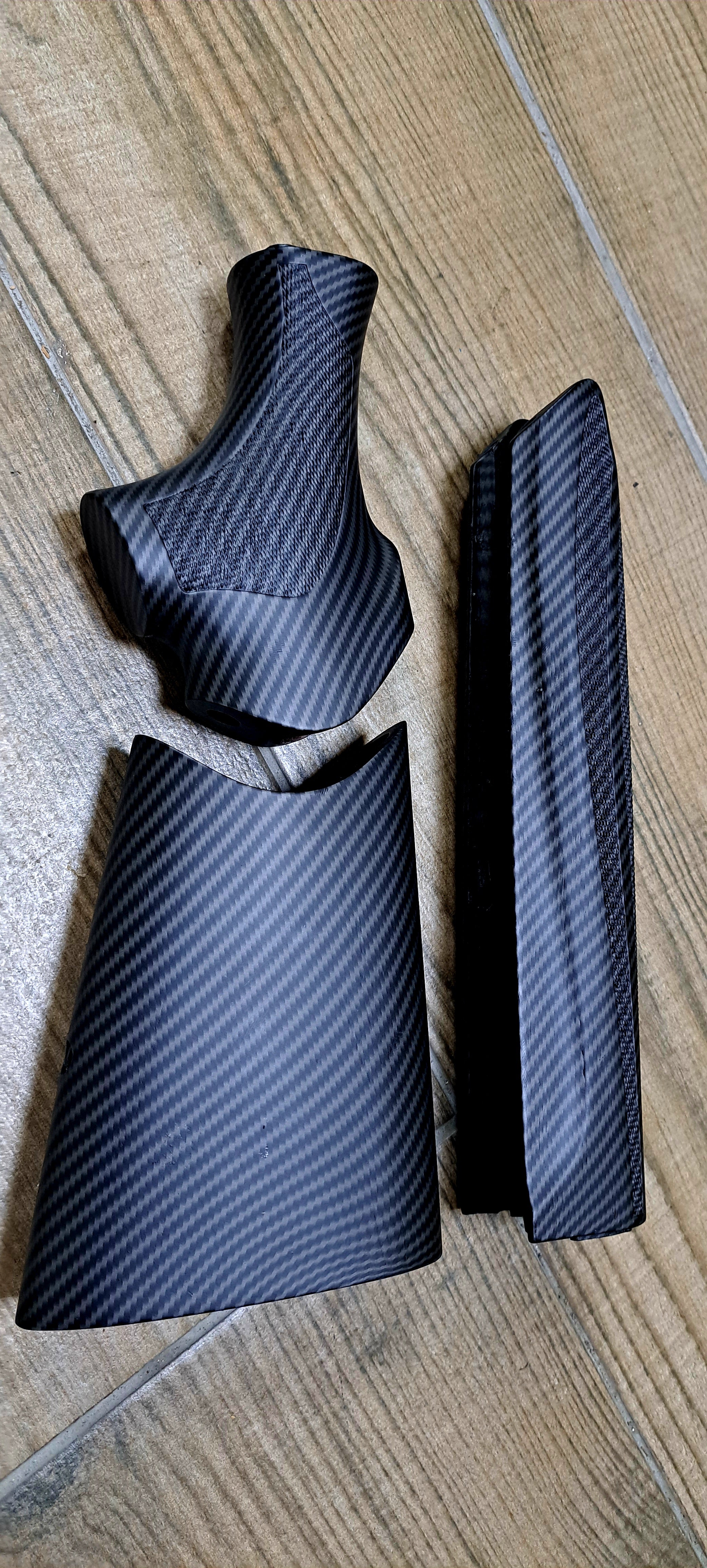 DECORACIÓN DE CULATA O CULATA Y GUARDAMANOS CON HIDROIMPRESIÓN