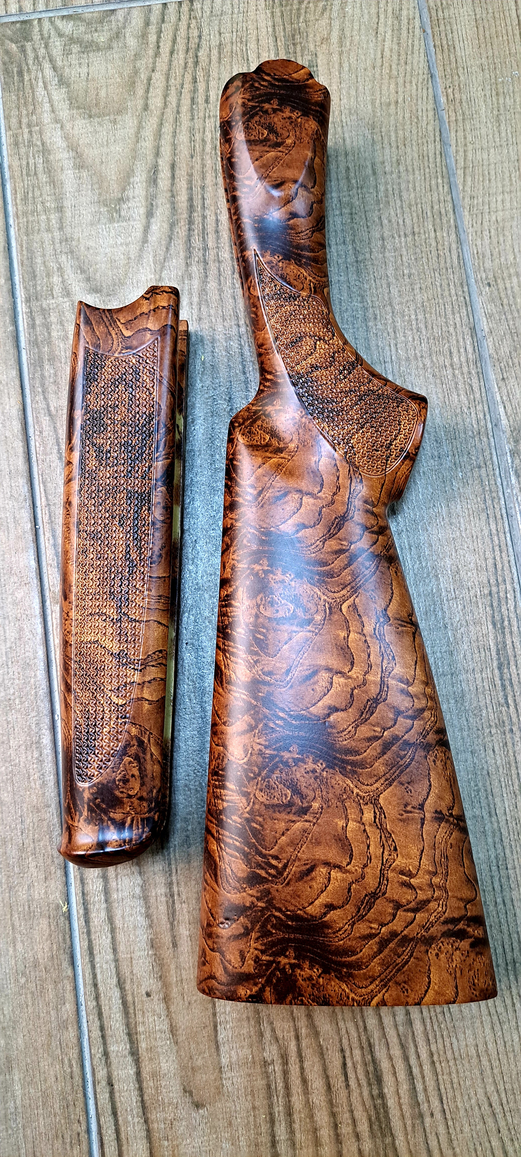 DECORACIÓN DE CULATA O CULATA Y GUARDAMANOS CON HIDROIMPRESIÓN